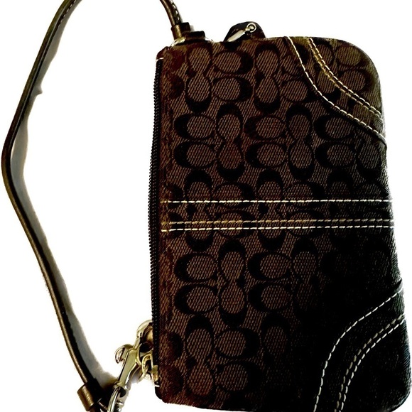 Coach 40095 Jacquard C wristlet - Picture 1 of 4